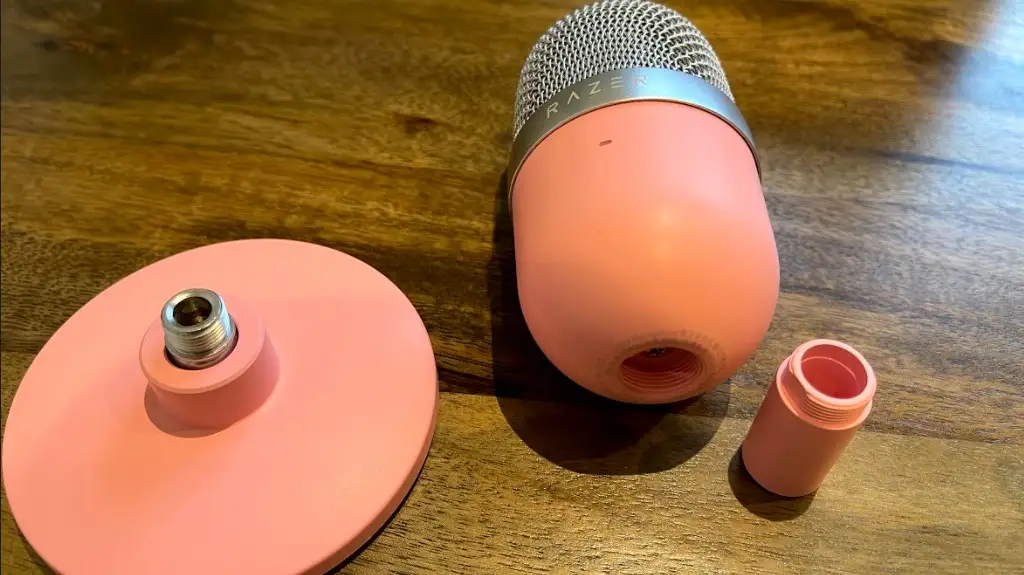 Razer Seiren V3 Chroma Review: Stylish but Flawed Mic