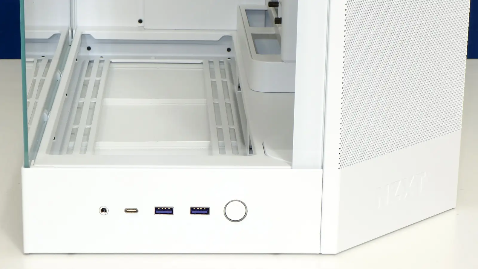 NZXT H9 Flow case tempered glass design showcase