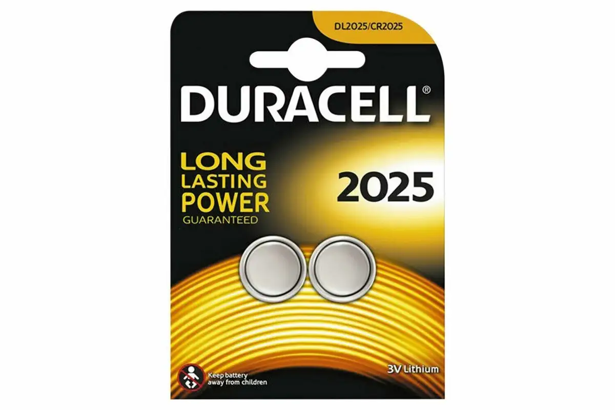 Duracell CR2025 battery comparison with competitors