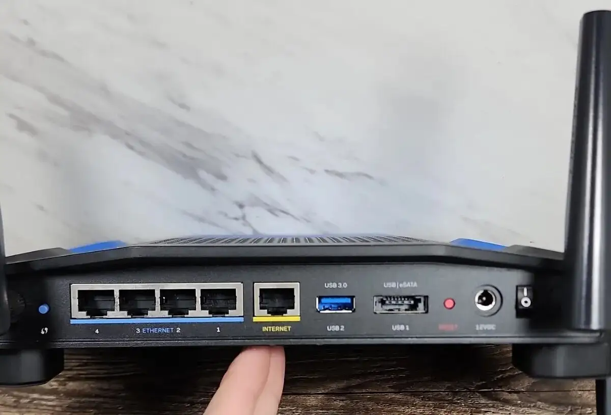 Linksys AC1900 router setup example