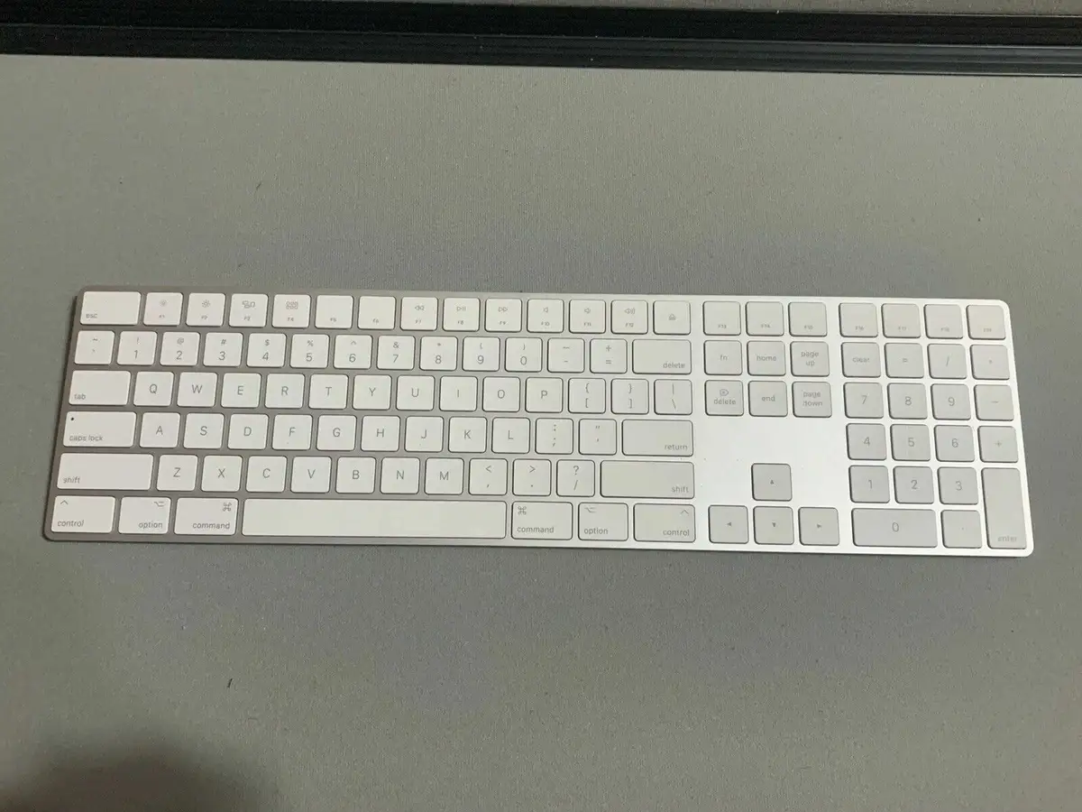 Apple Magic Keyboard Review: Strong Battery, Mixed Ergonomics