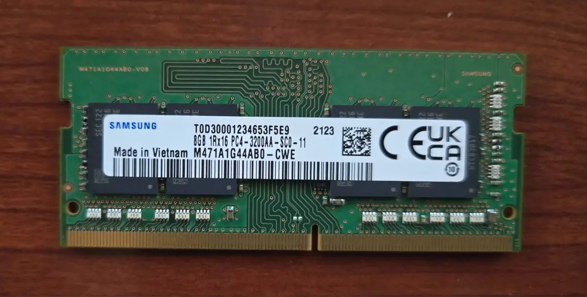 Samsung DDR4 RAM packaging and accessories