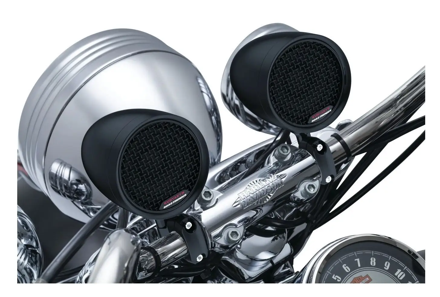 Kuryakyn MTX Road Thunder mounted on motorcycle handlebars