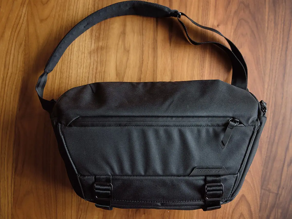 Peak Design Everyday Sling 10L showing divider layout