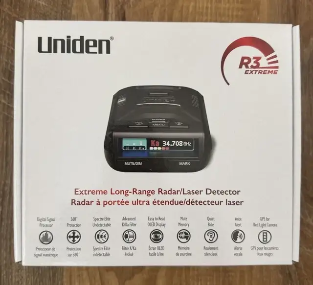 Escort Cobra SmartCord USB cable and control module close-up