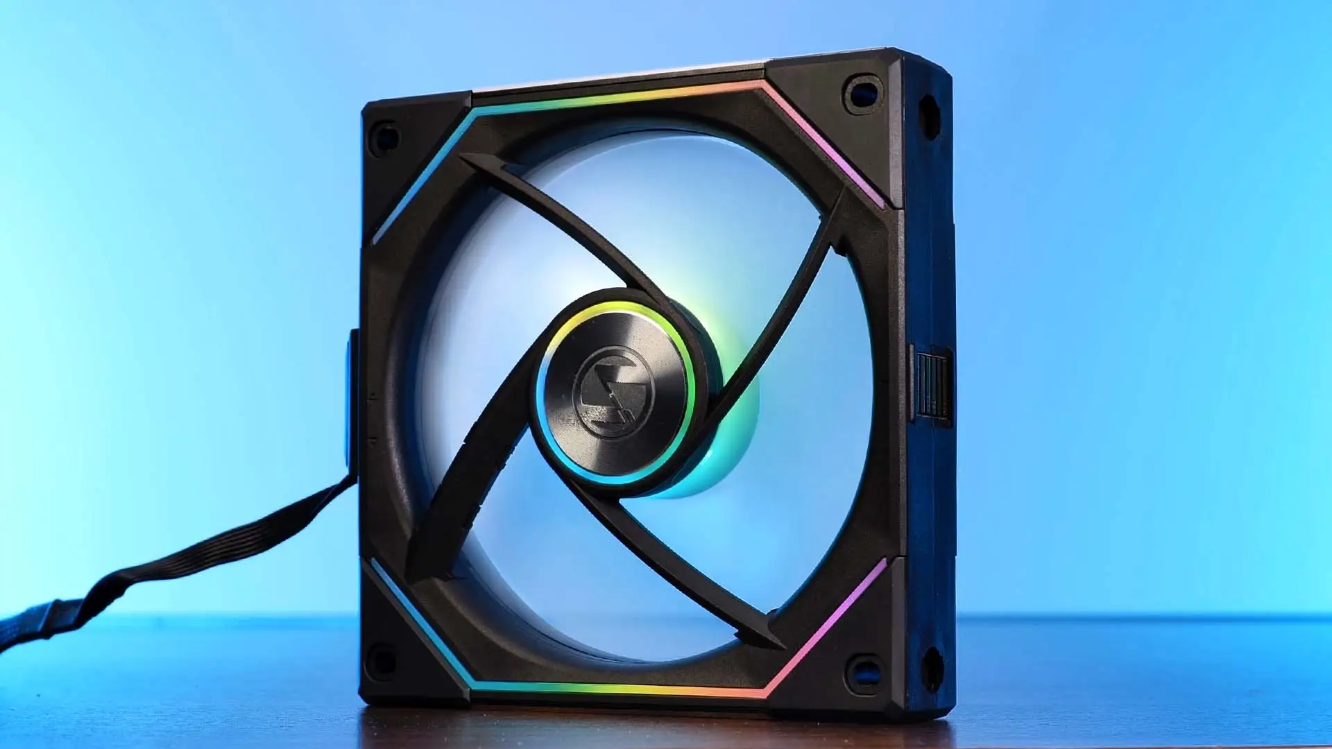 Lian Li UNI Fan SL-INF 120 RGB Review: Worth the Price?