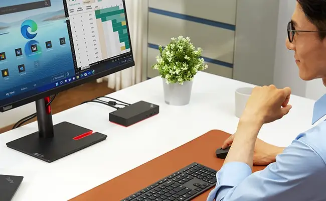 Lenovo ThinkPad Universal USB-C Dock front and ports view