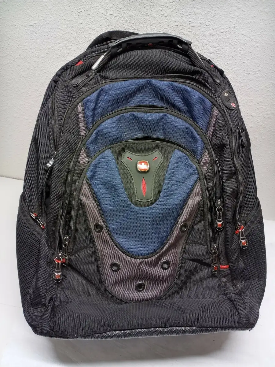 SwissGear 17-Inch Backpack close-up compartments