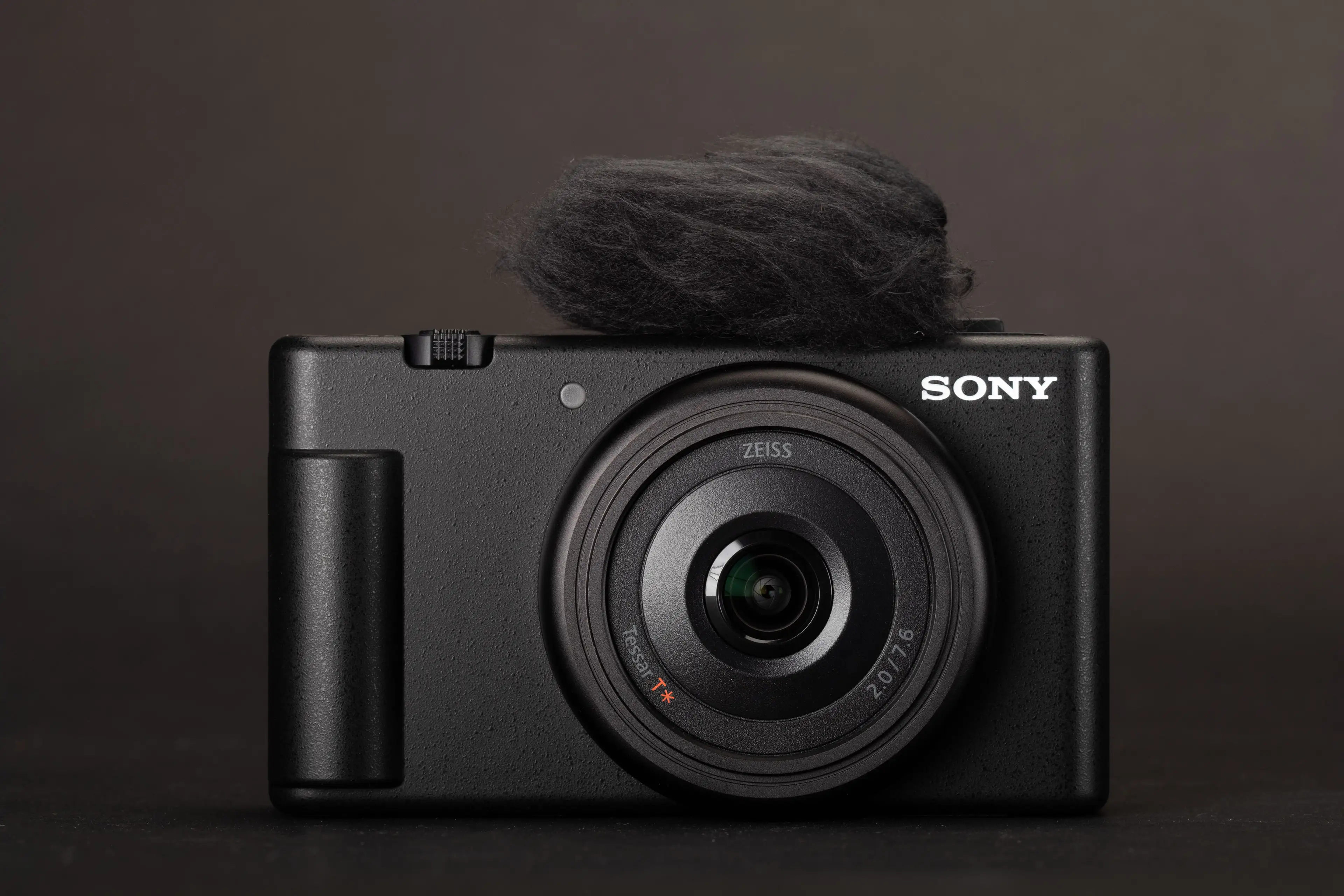 Sony ZV-1F vlogging camera ultra-wide lens