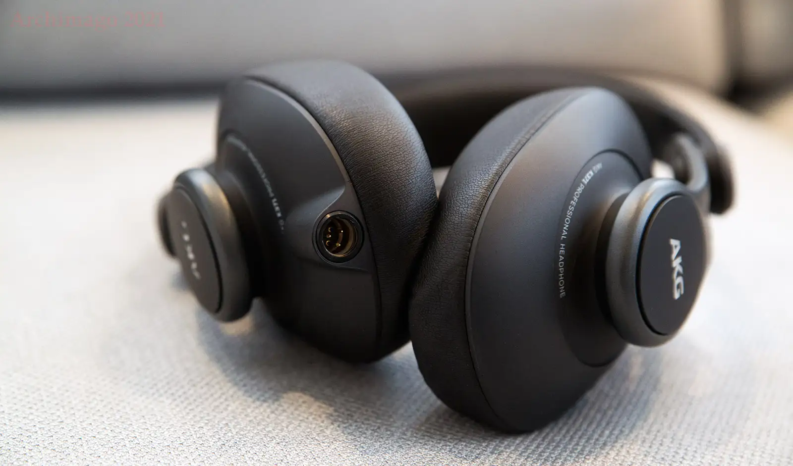 AKG K371 Review: Near-Neutral Sound with Caveats