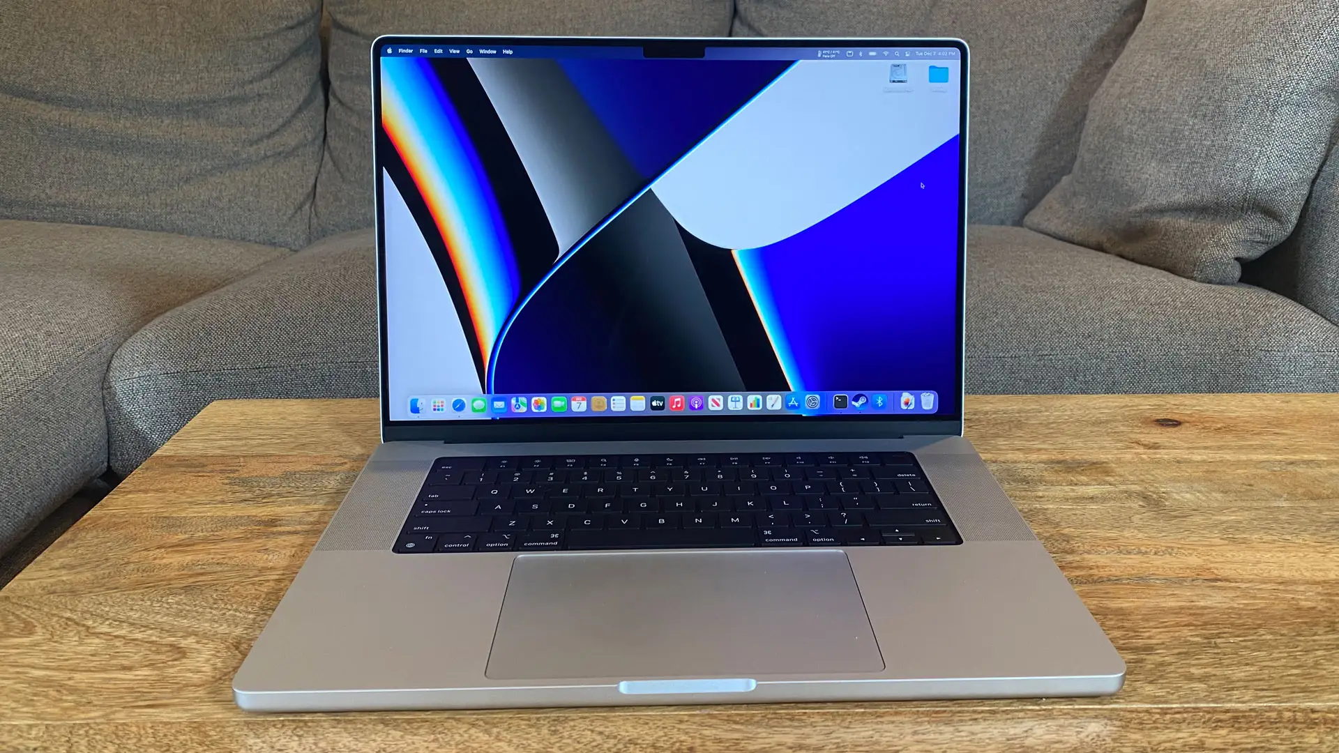 Apple MacBook Pro 16-inch M1 Pro desk setup