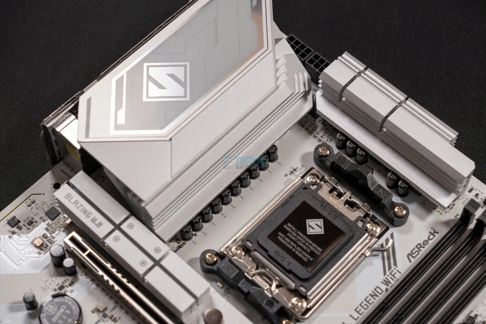 ASRock B850 Steel Legend WiFi 7 rear I/O and heatsink layout