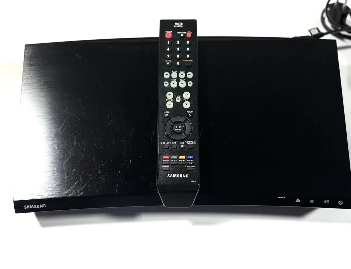 Samsung Blu-ray DVD Player Review: Strong Discs, Weak Wi-Fi