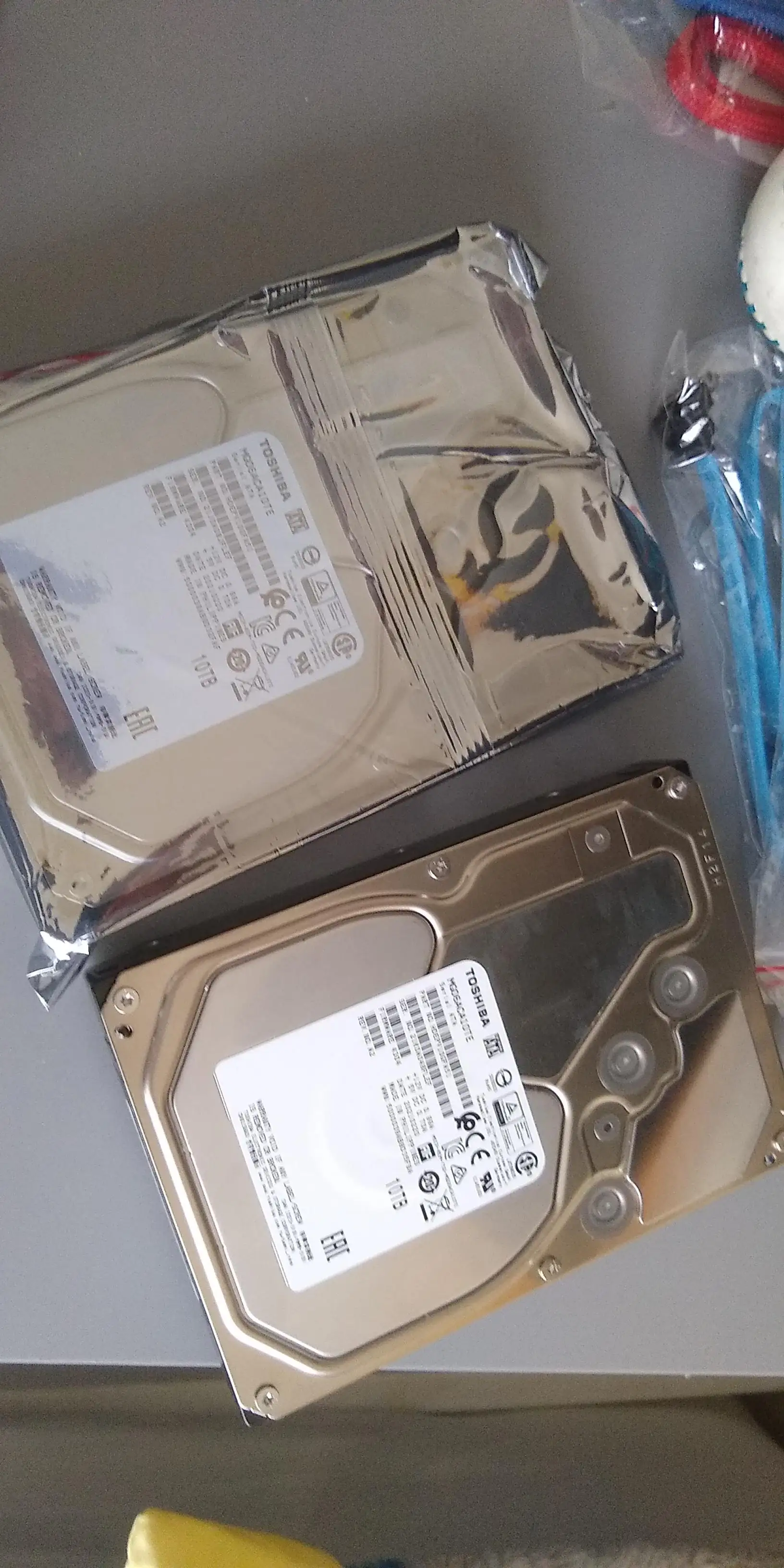 Toshiba MG10ACA20TE 20TB HDD close-up view