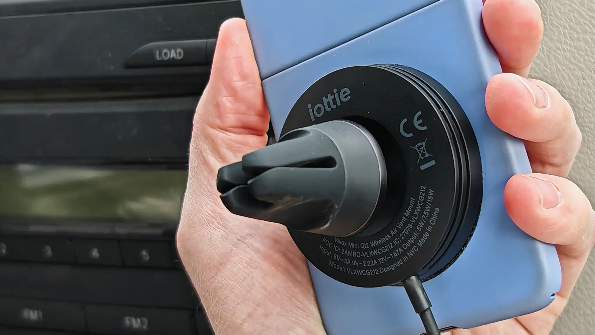 iOttie Velox Qi2 Mini car mount retail packaging