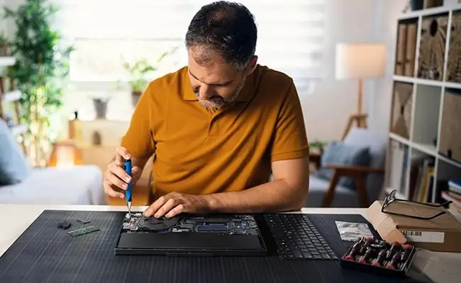 Lenovo ThinkPad P14s Gen 5 AMD Review: 7.9/10 Verdict