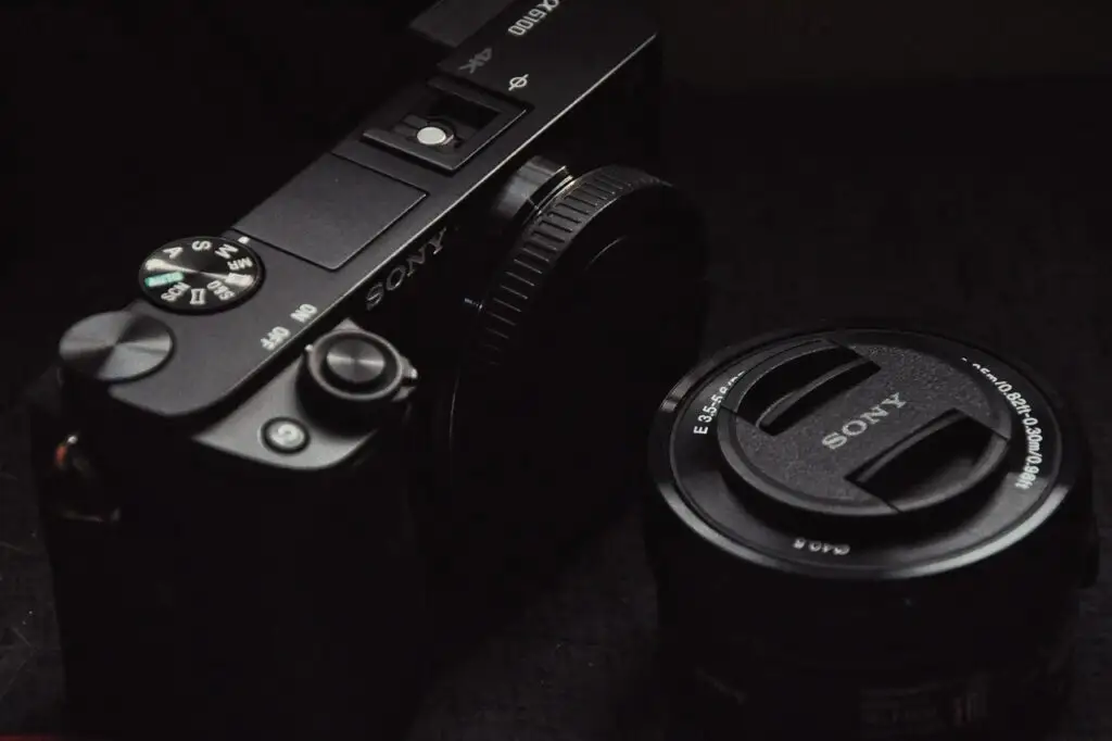 Sony Alpha a6100 compact design product shot