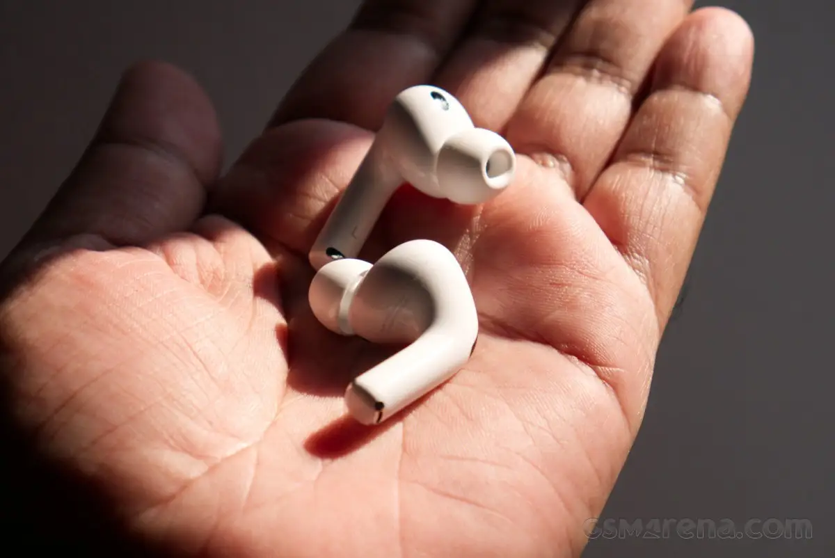 Apple AirPods Pro Review: Top ANC, But Fit Issues