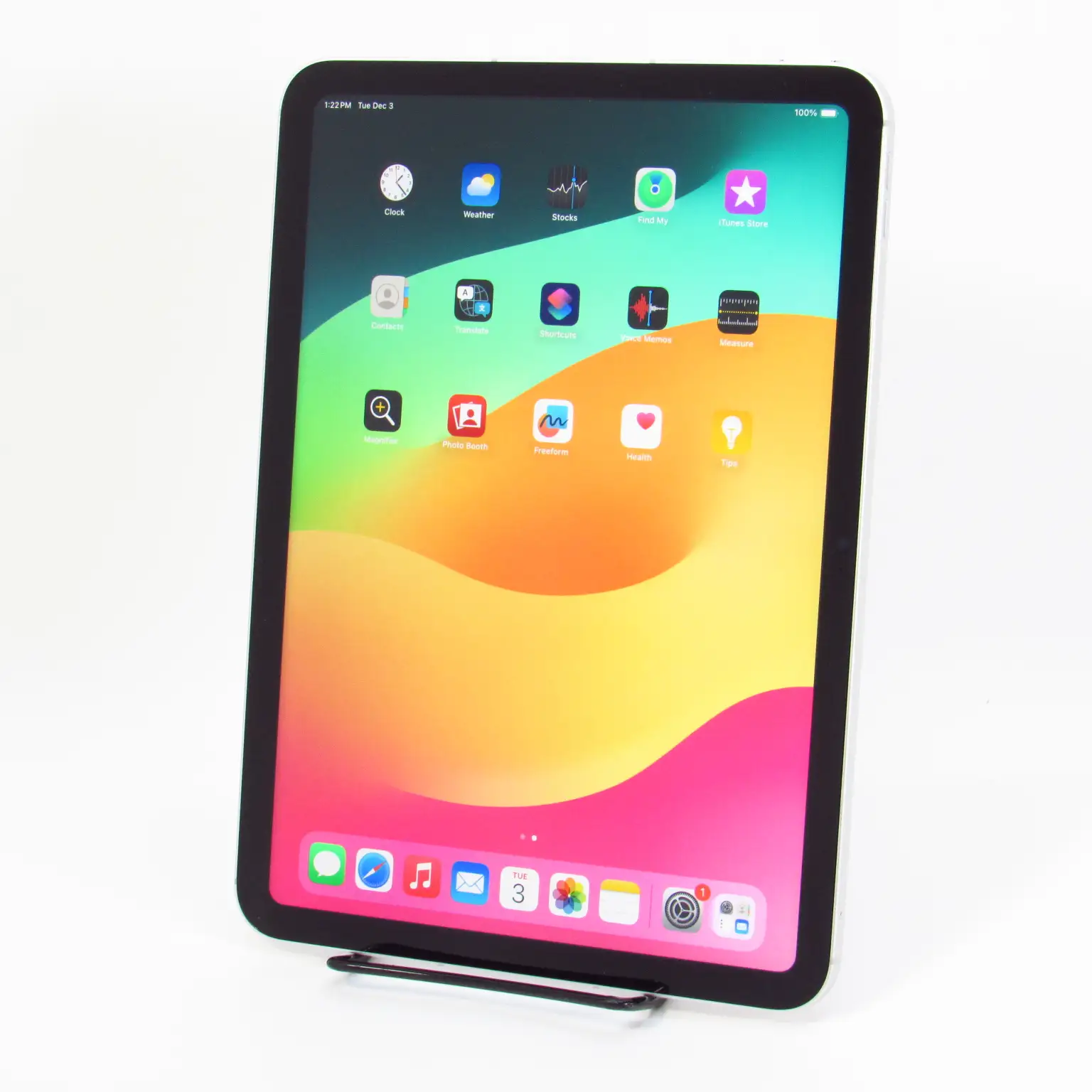 Apple iPad 10.9 Wi-Fi + Cellular Review: Strong but Flawed