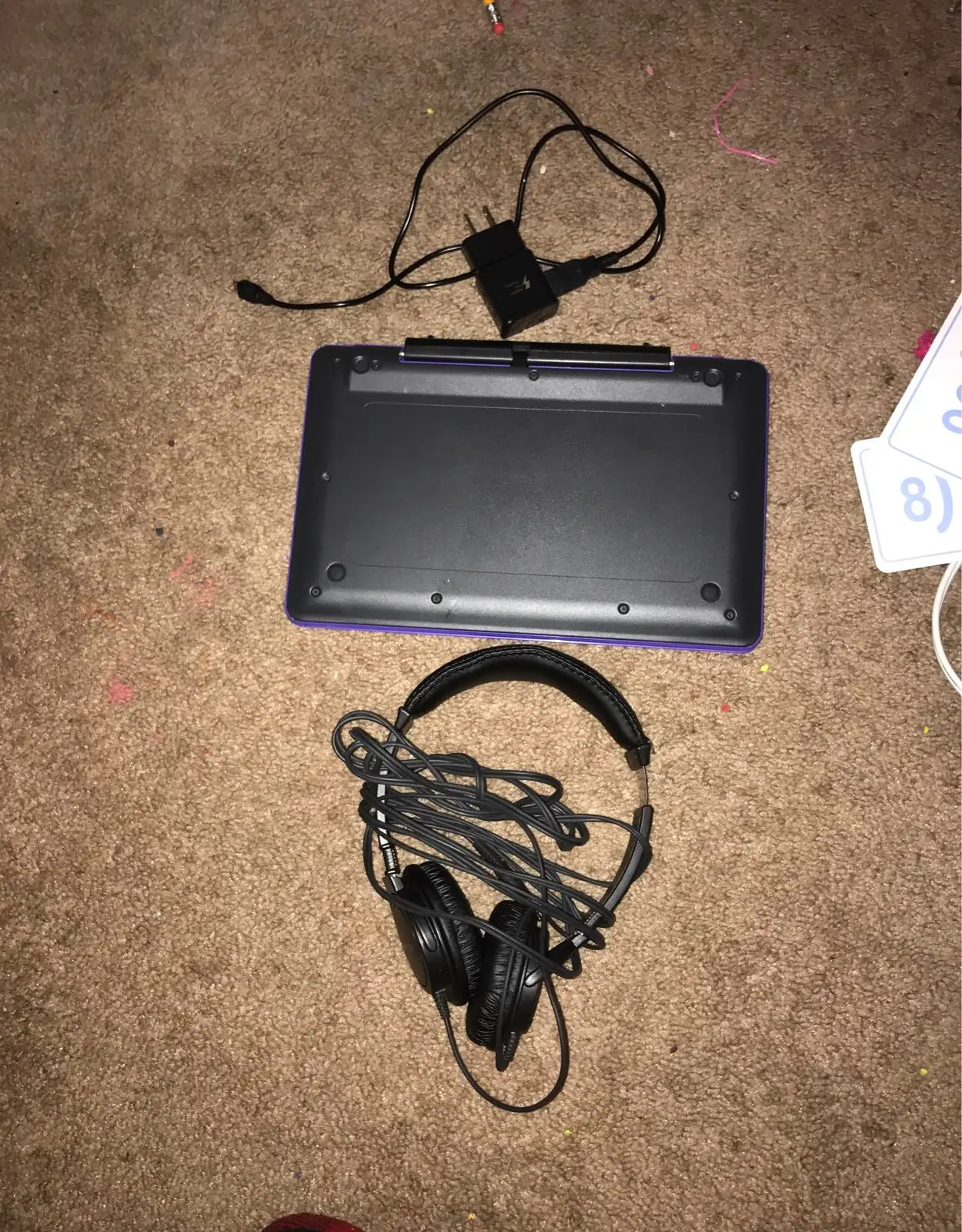 ARRIS S33 cable modem compact design