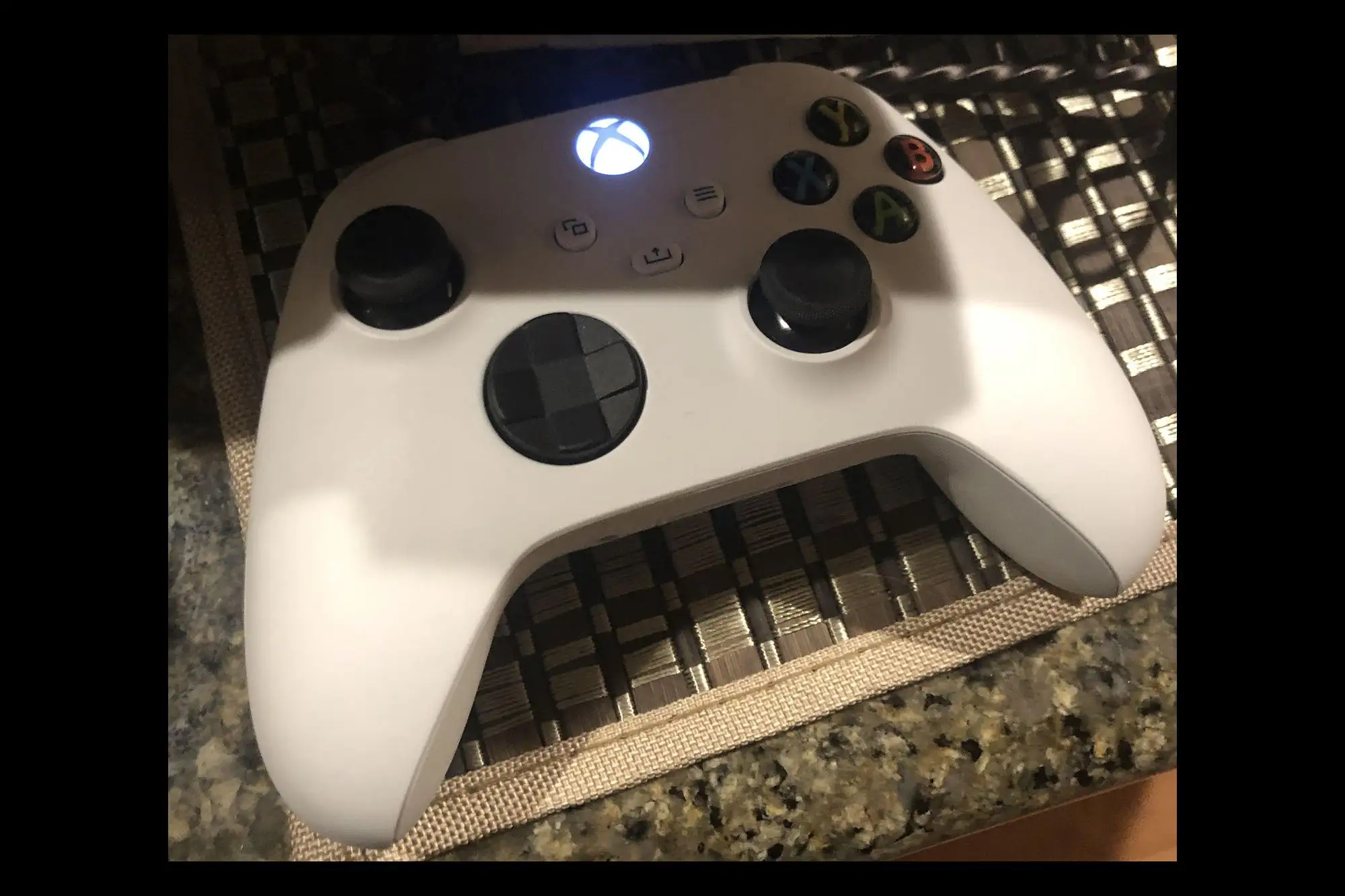 Xbox Wireless Controller White Review: Conditional Buy Verdict
