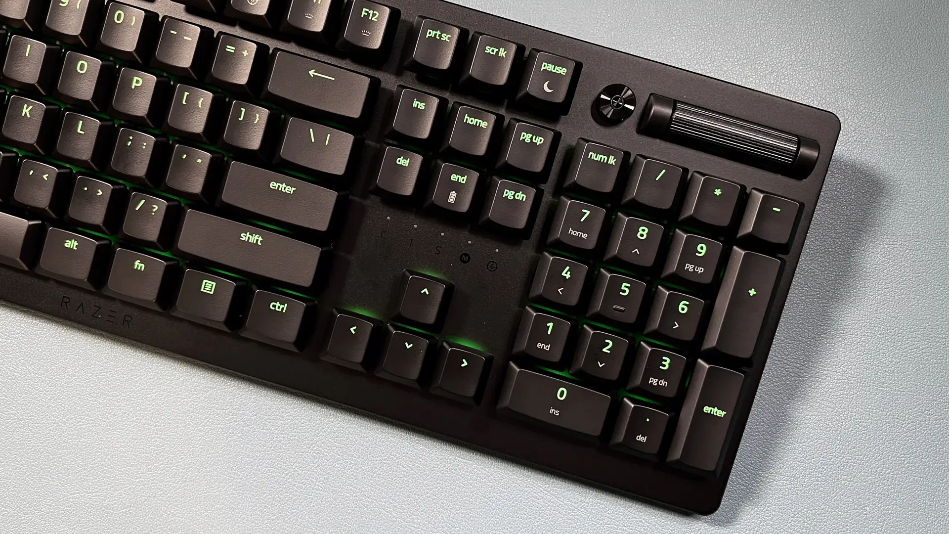 Razer DeathStalker V2 Pro TKL ultra slim design