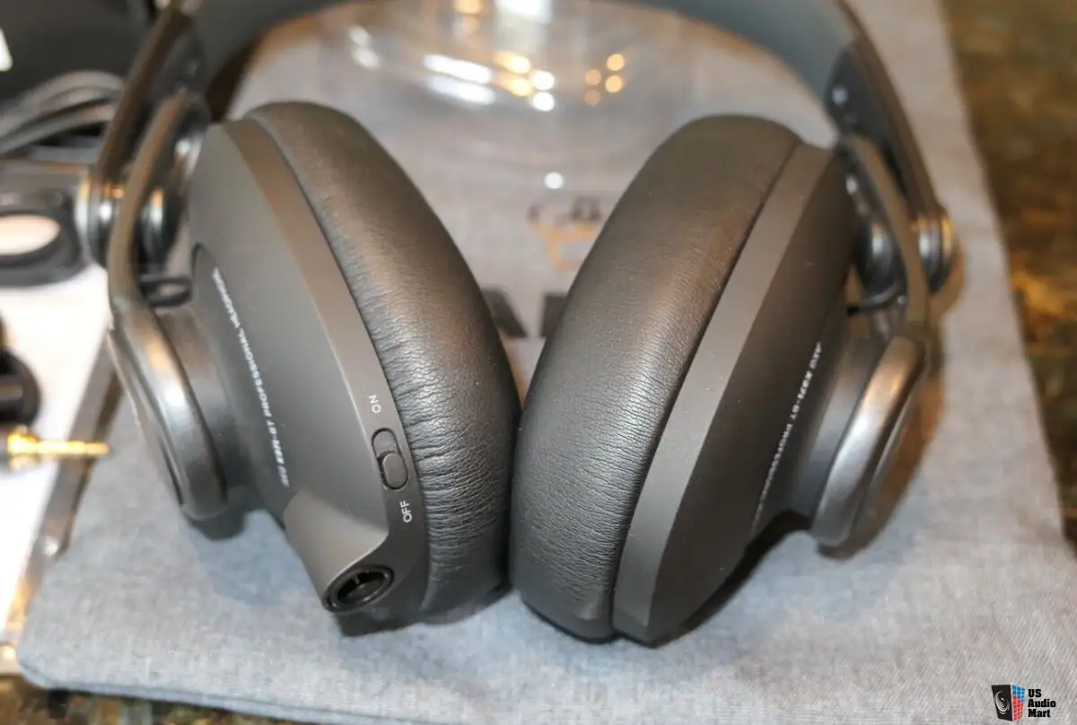 AKG K371 Review: Balanced Sound with Caveats