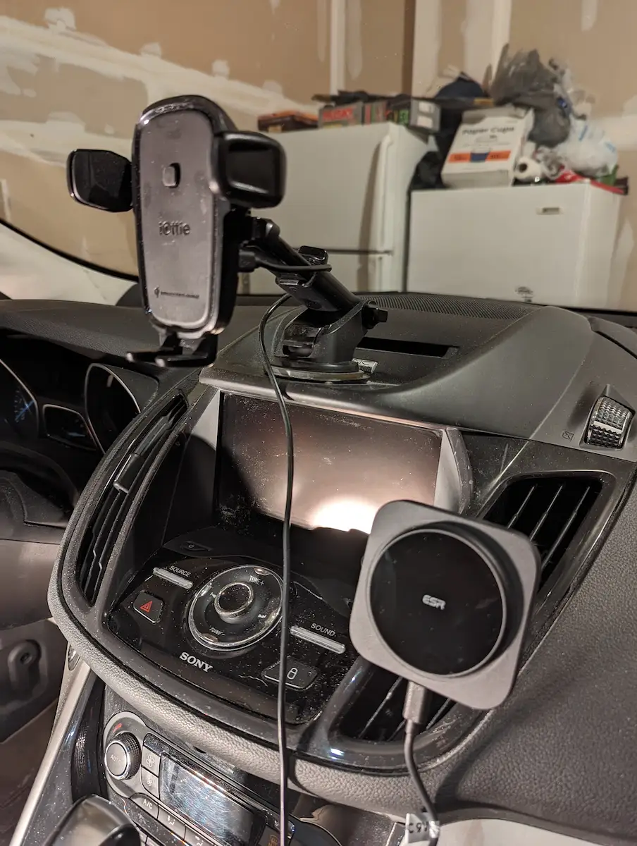 ESR MagSafe Car Mount Charger product photo