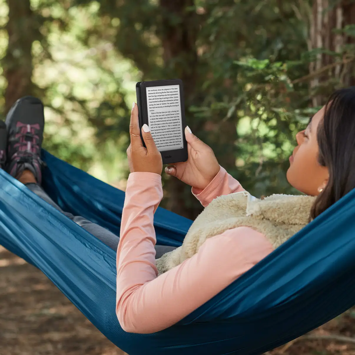 Amazon Kindle 16GB portable e-reader with cover