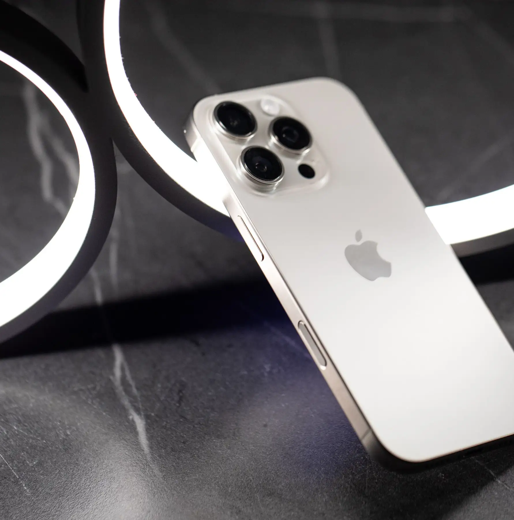 iPhone 16 Pro Max price comparison chart