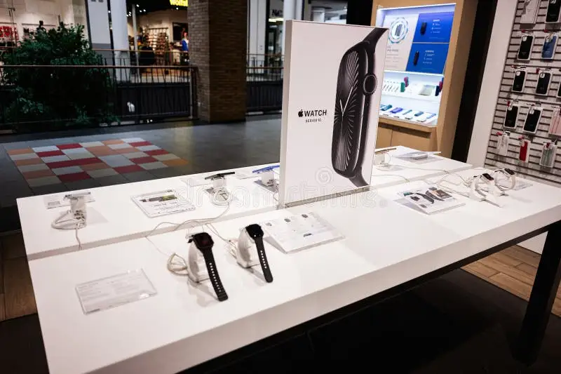 Apple Watch Series 10 thinnest design largest display