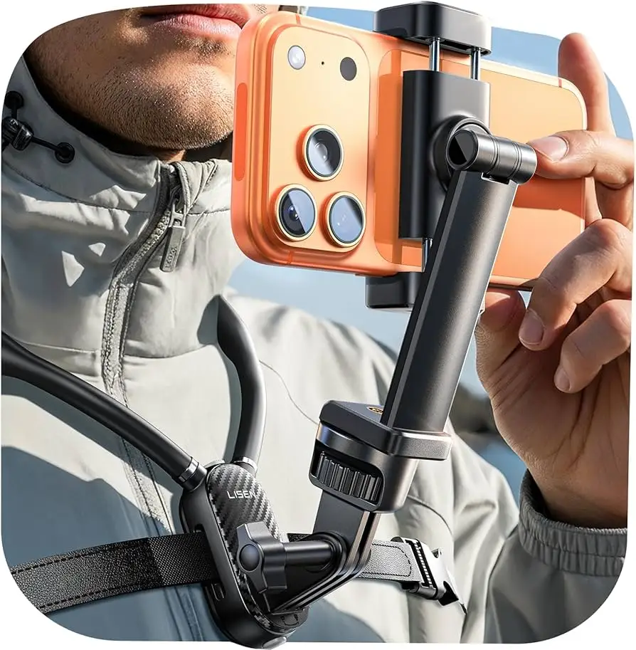 LISEN neck phone holder product in use