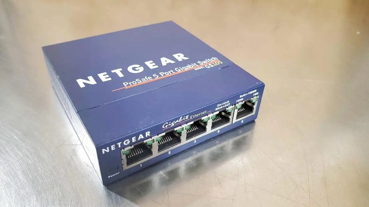 NETGEAR GS105NA durable build quality closeup
