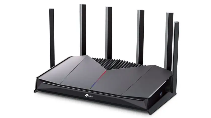 Linksys AC1900 router front and side view