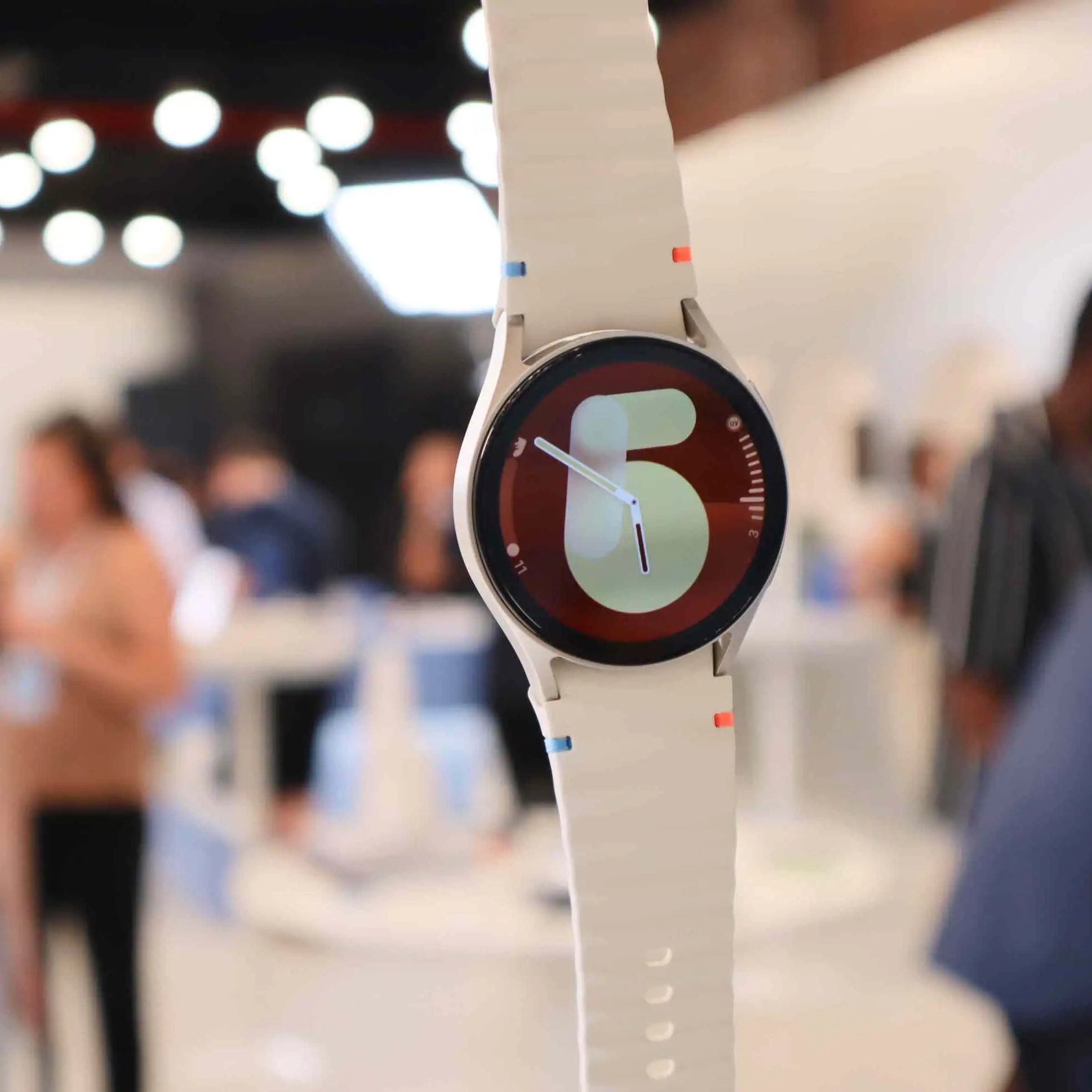 Samsung Galaxy Watch 7 cream model lifestyle view