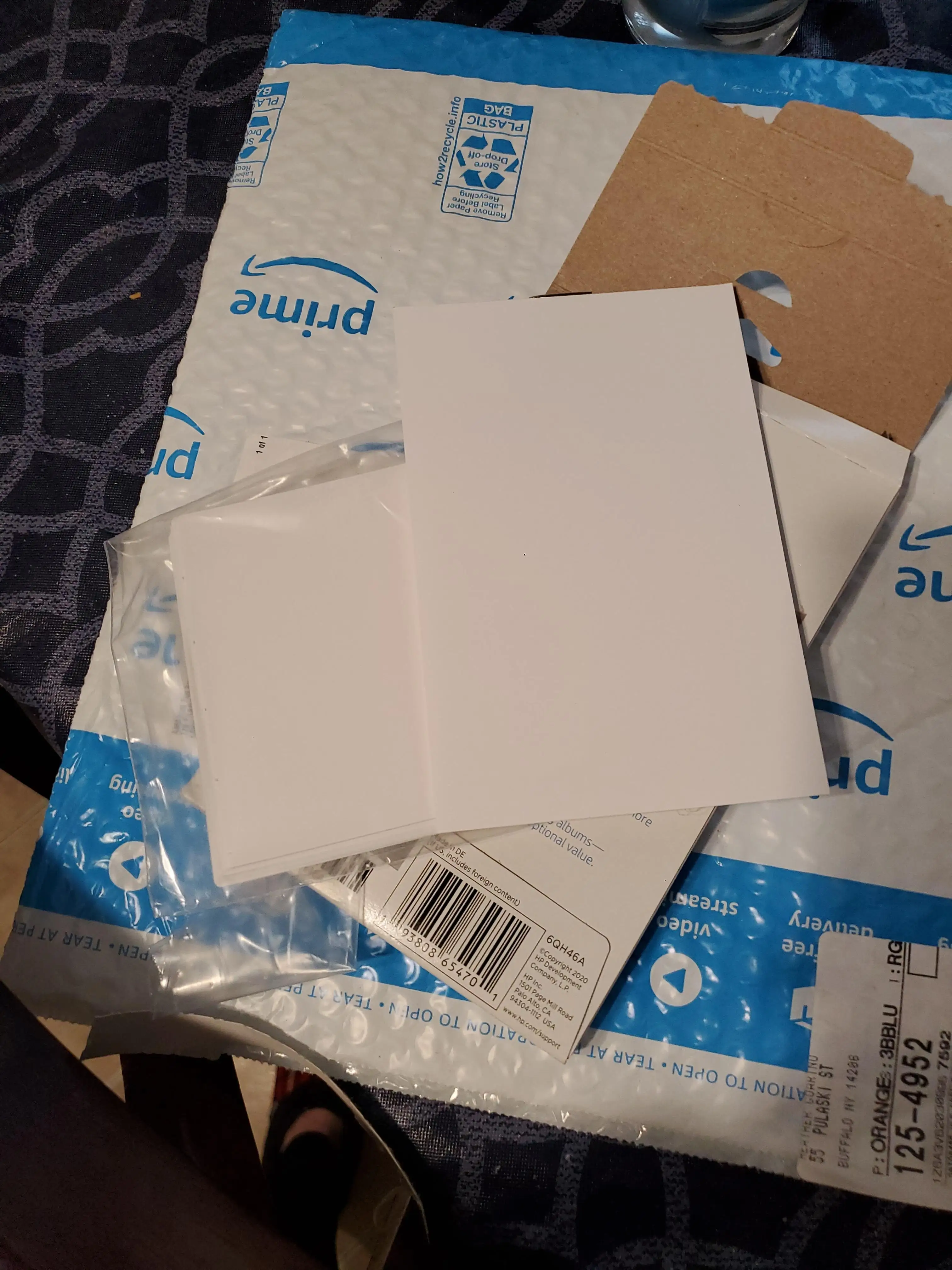 HP Premium 32 lb paper close-up texture