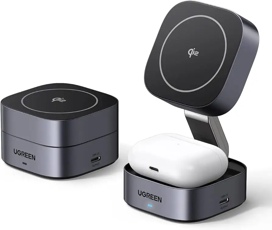 UGREEN MagFlow charging station close-up