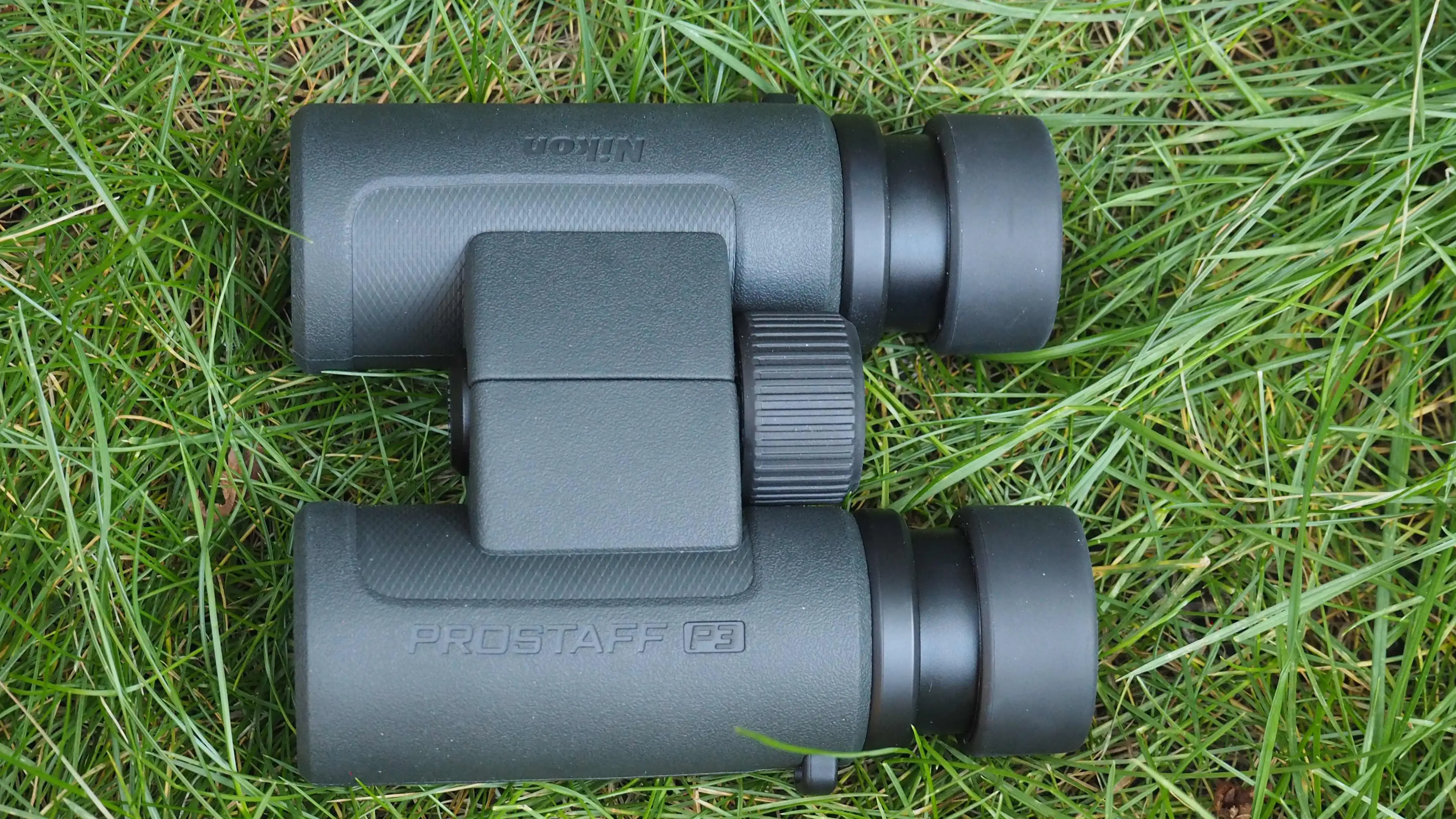 Nikon PROSTAFF P3 10x30 binoculars price and accessories