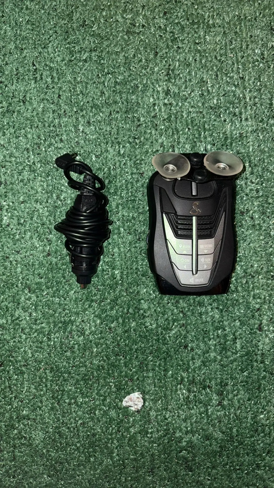 Cobra RAD 480i radar detector front view