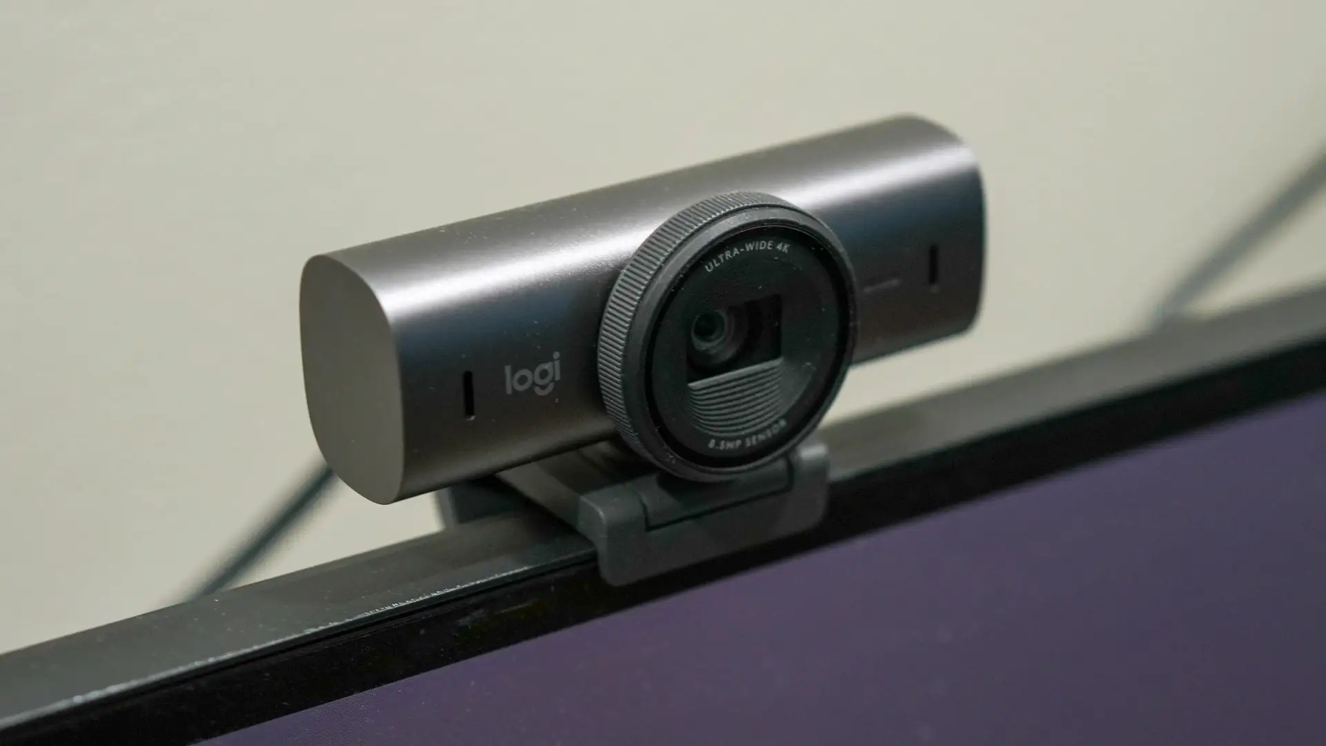 Logitech Brio 4K Webcam adjustable field of view demo