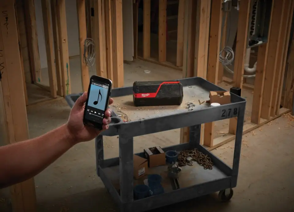 Milwaukee Wireless Jobsite Speaker Review: 8.2/10