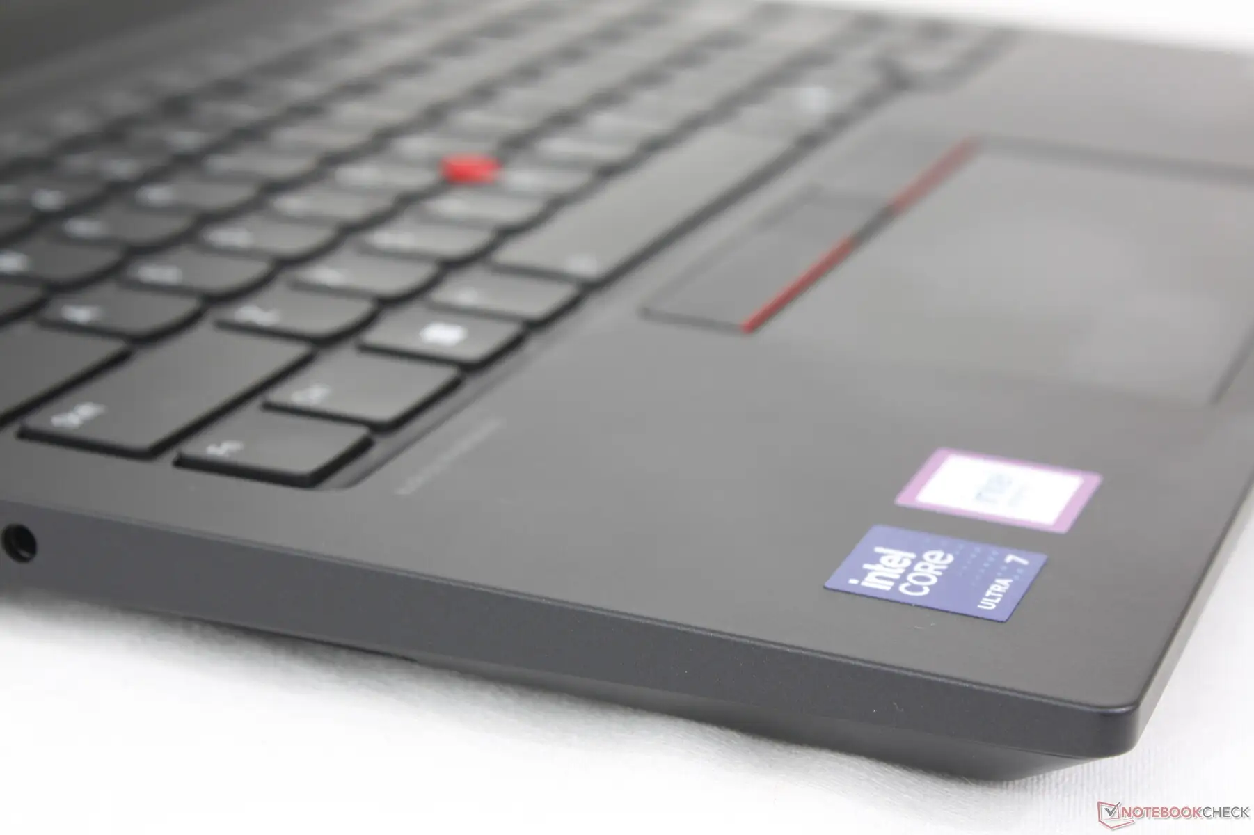 Lenovo ThinkPad E14 Gen 6 ports and design