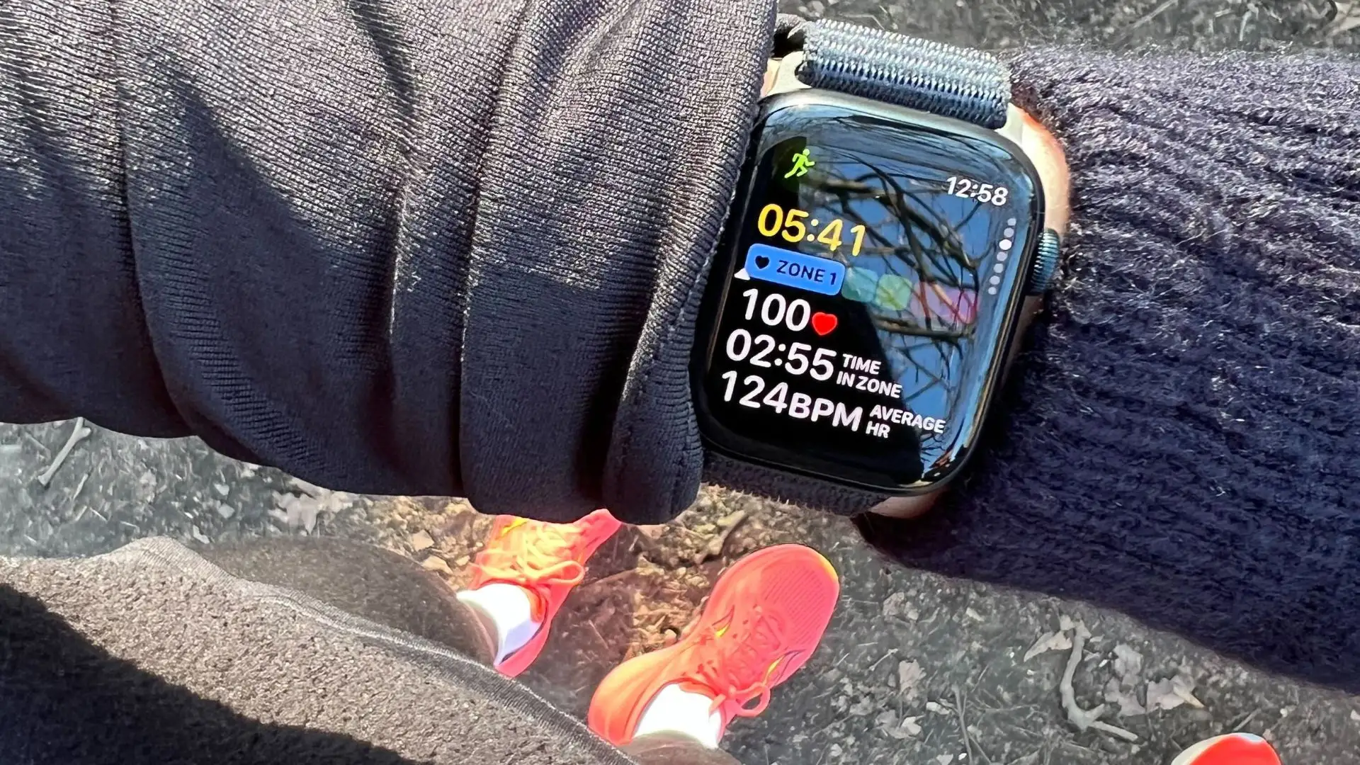 Apple Watch Series 9 Renewed packaging and accessories