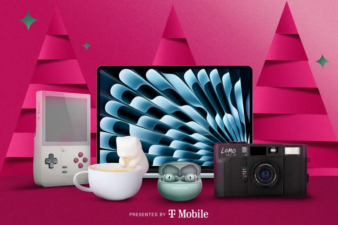 UGREEN Revodok 105 USB C Hub compact aluminum design